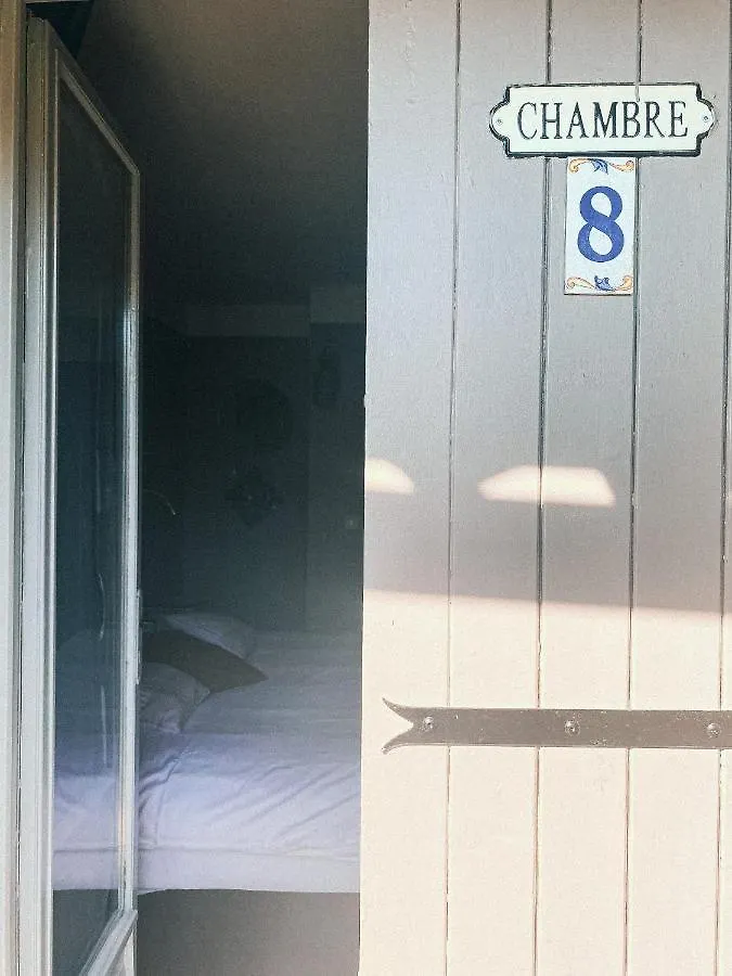 Hotel Auberge Des Pins Tourrettes