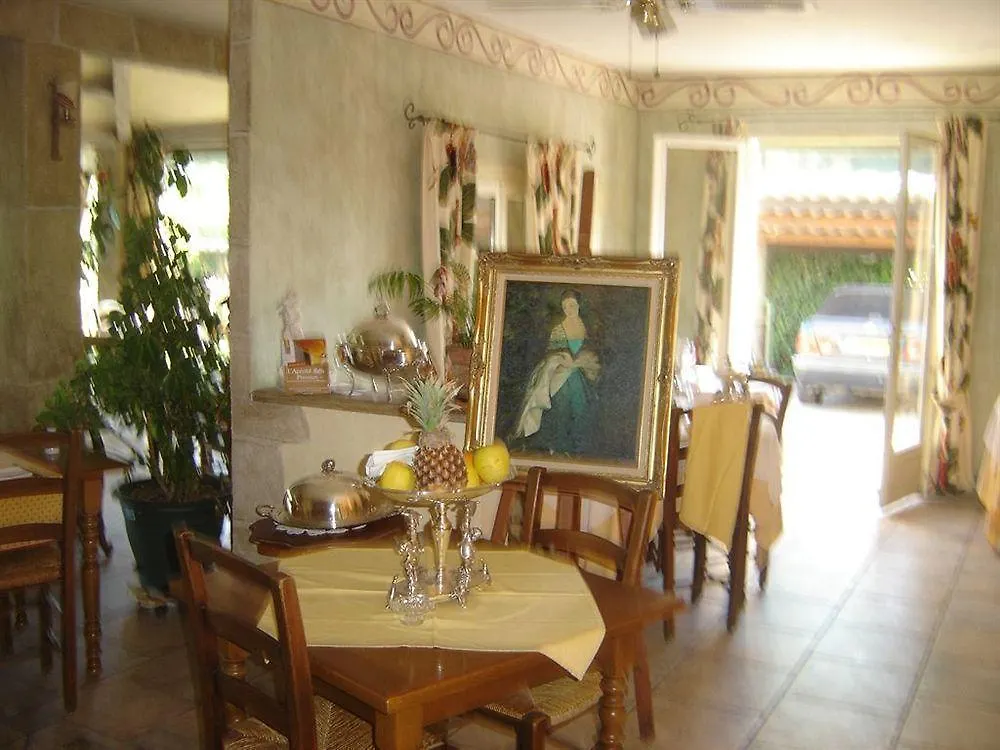 Auberge Des Pins Tourrettes 3*,  Francia
