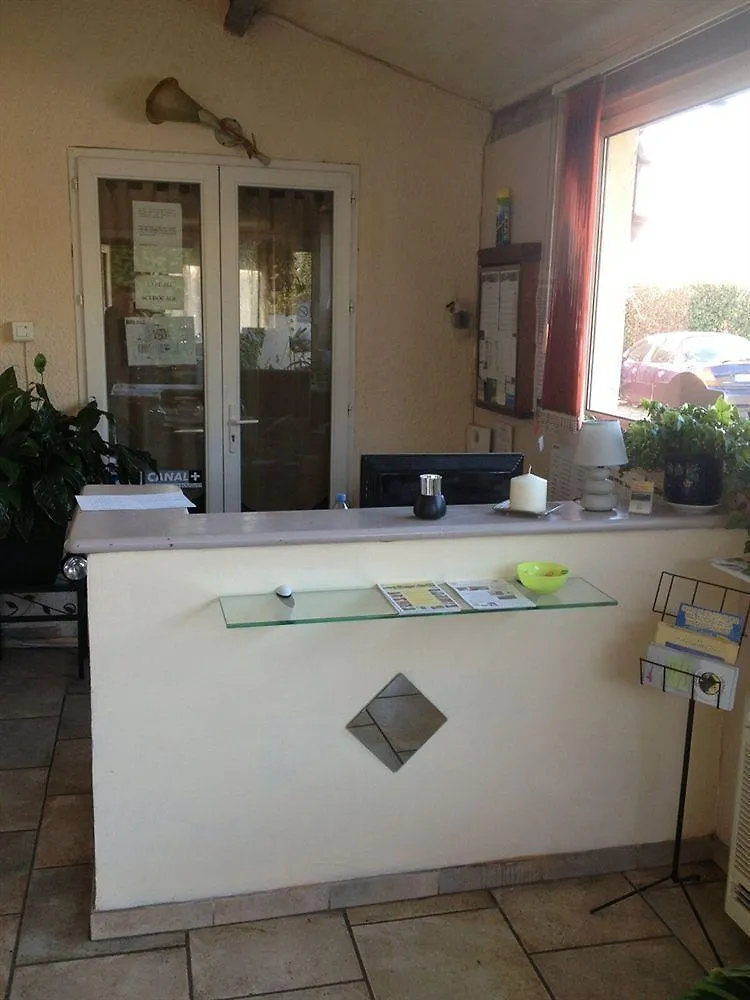 Auberge Des Pins Tourrettes