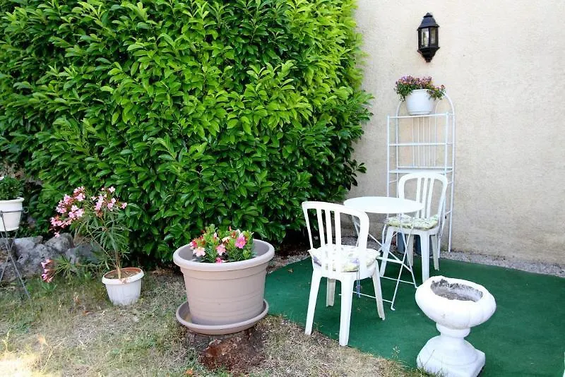 Hotel Auberge Des Pins Tourrettes