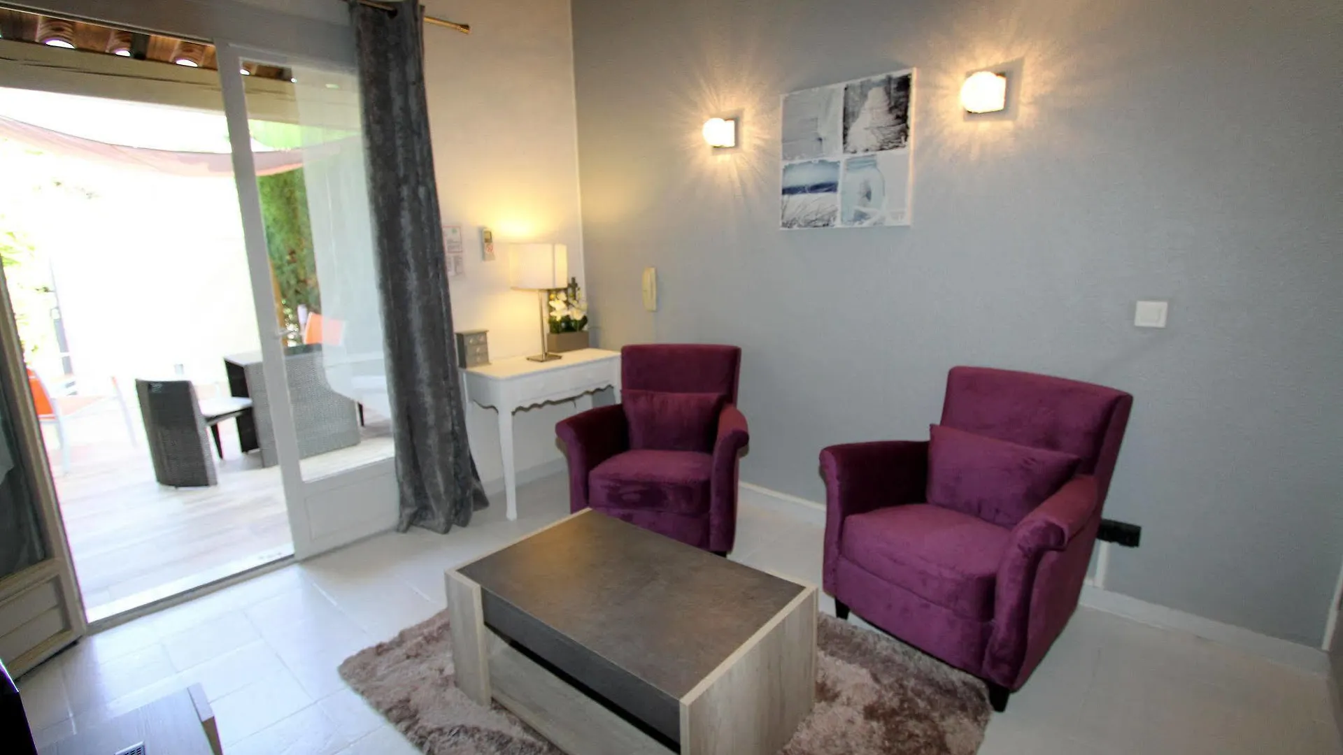 *** Hotel Auberge Des Pins Tourrettes France