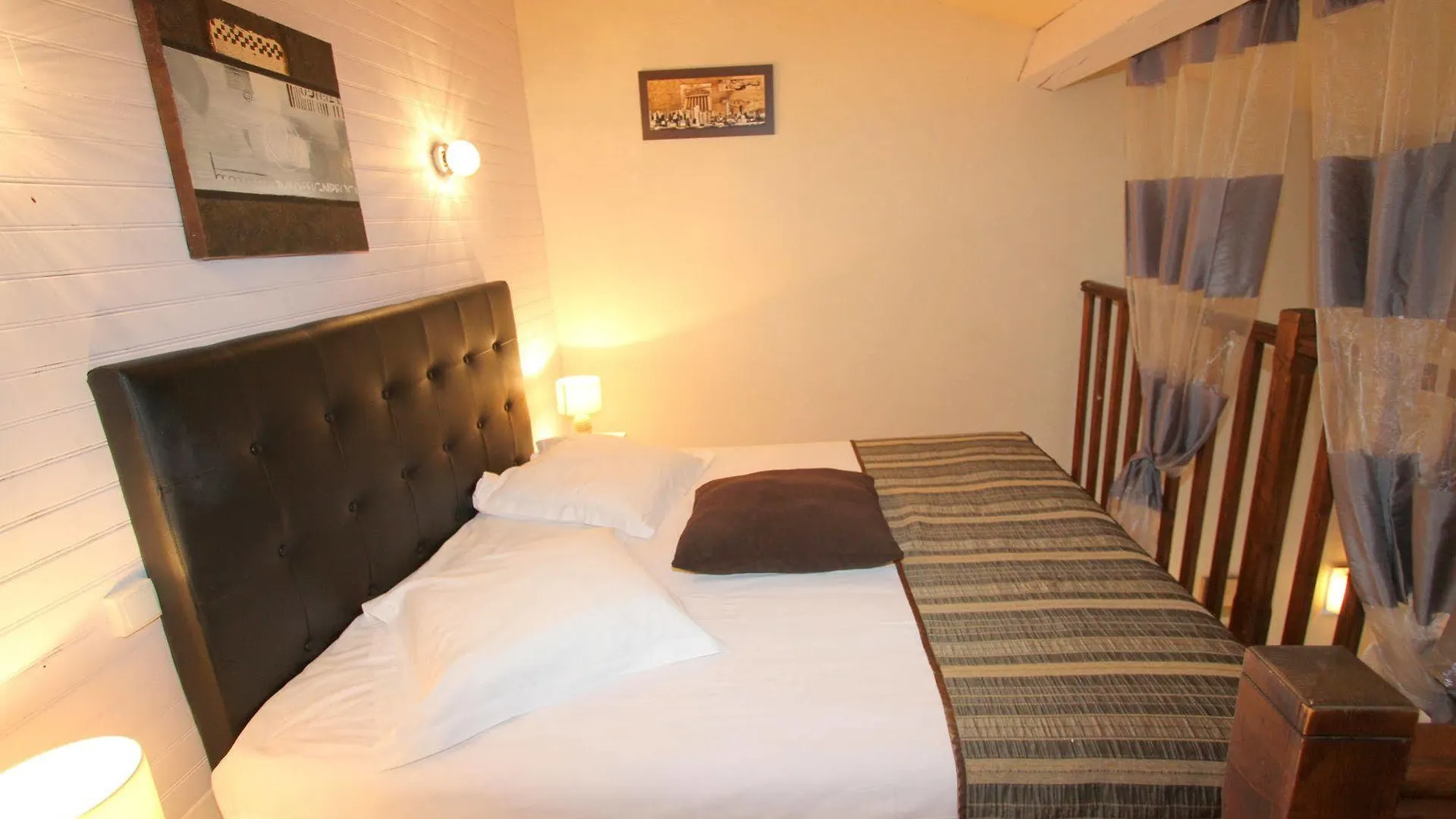 Auberge Des Pins Tourrettes 3*,